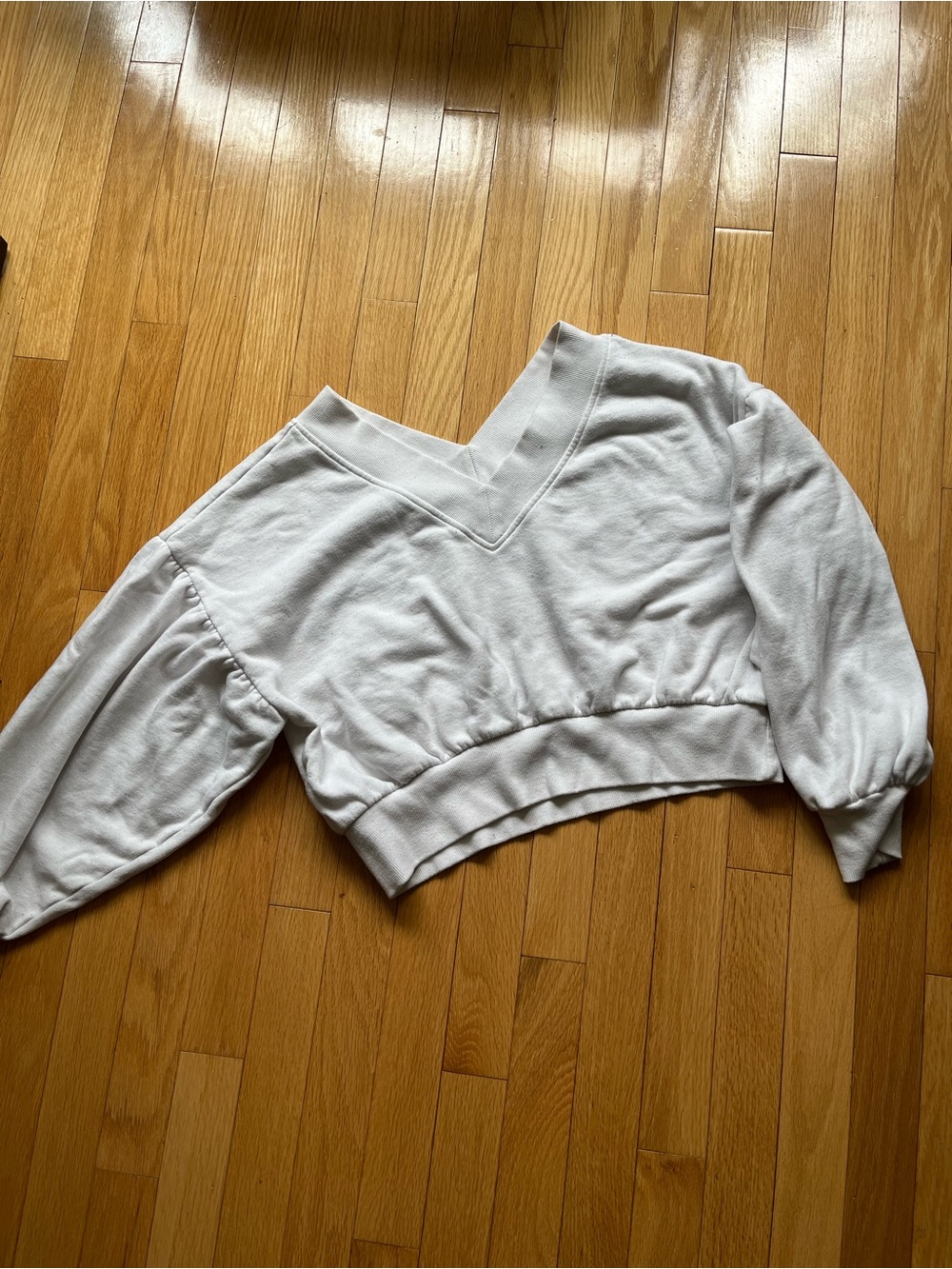 Forever 21 White Cropped V-Neck Sweatshirt